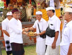 Wawali Arya Wibawa Hadiri Karya Padudusan Alit Pura Sari Banjar Pagan Tengah