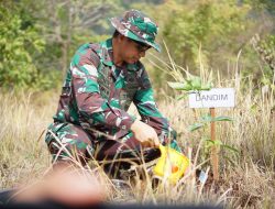 TNI Dan Polri Diklungkung Gelar Aksi Penghijauan Program Penanaman Sepuluh Juta Pohon